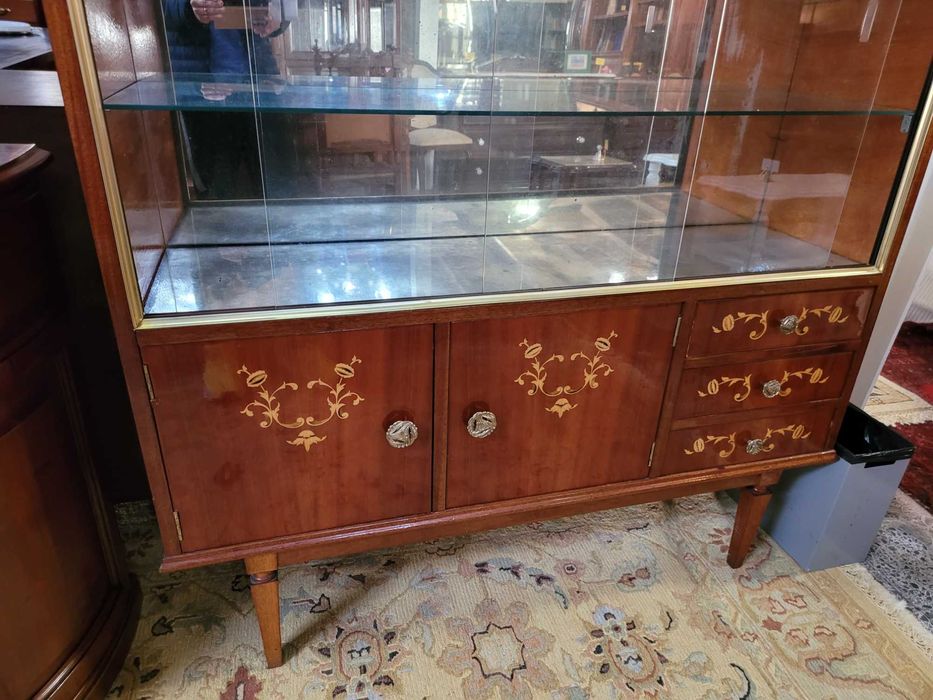 Cristaleira estilo D. Maria - Muito bom estado geral