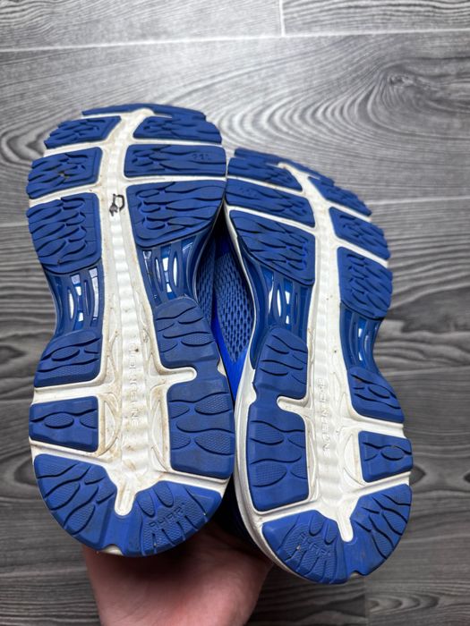 Кроссовки Asics Gel CUMULUS 19 размер 40,5 стелька 25,5