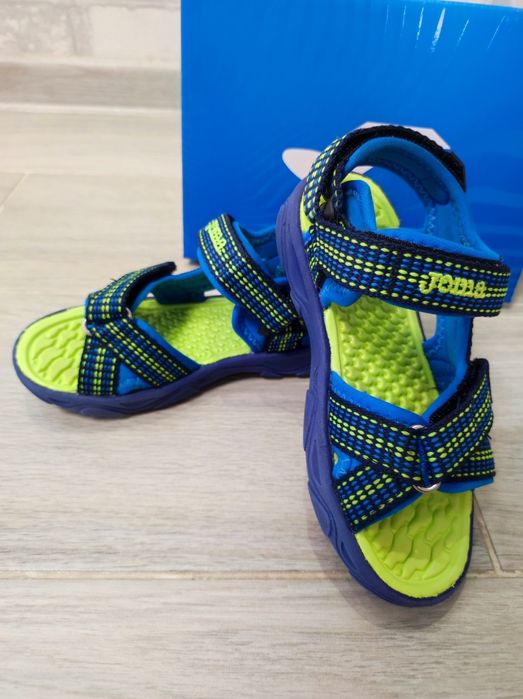 Продам детские босоножки Joma