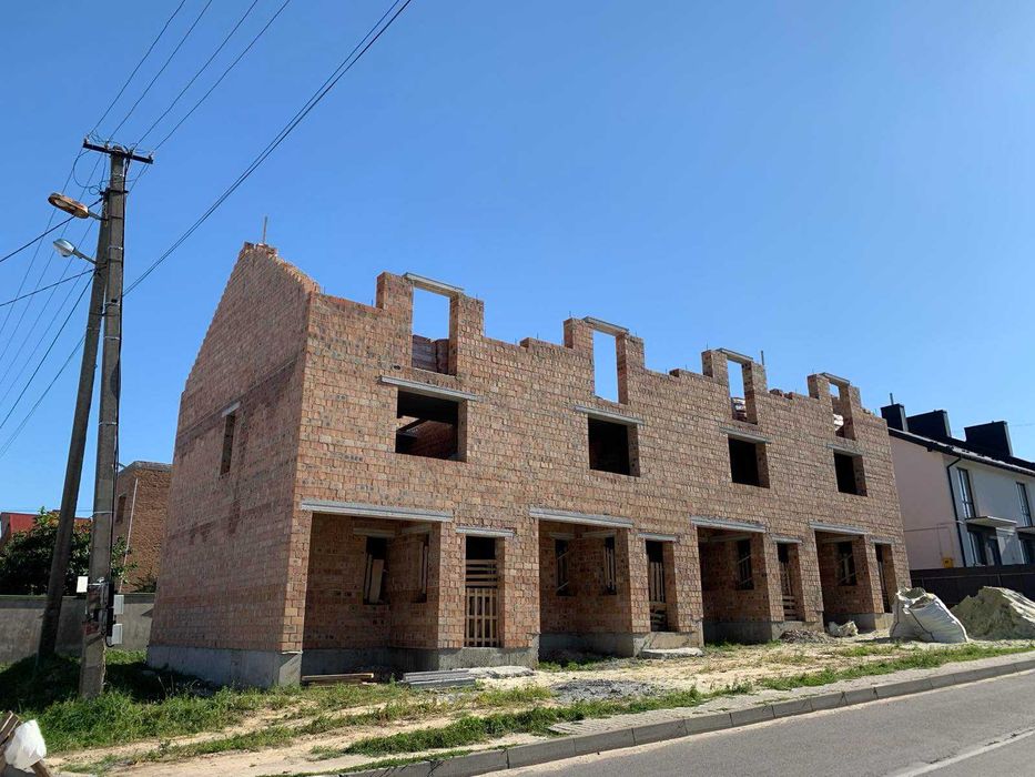 Продаж сучасного 3-поверхового котеджу в с. Рудно, вул. Шашкевича