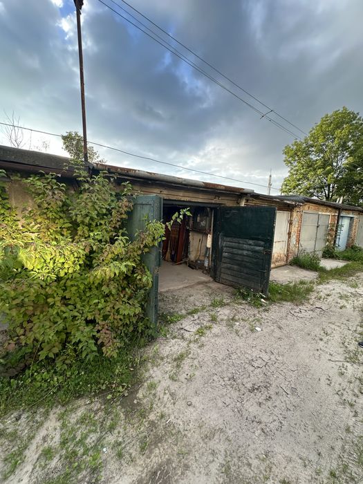 Продам гараж на вулиці Садова