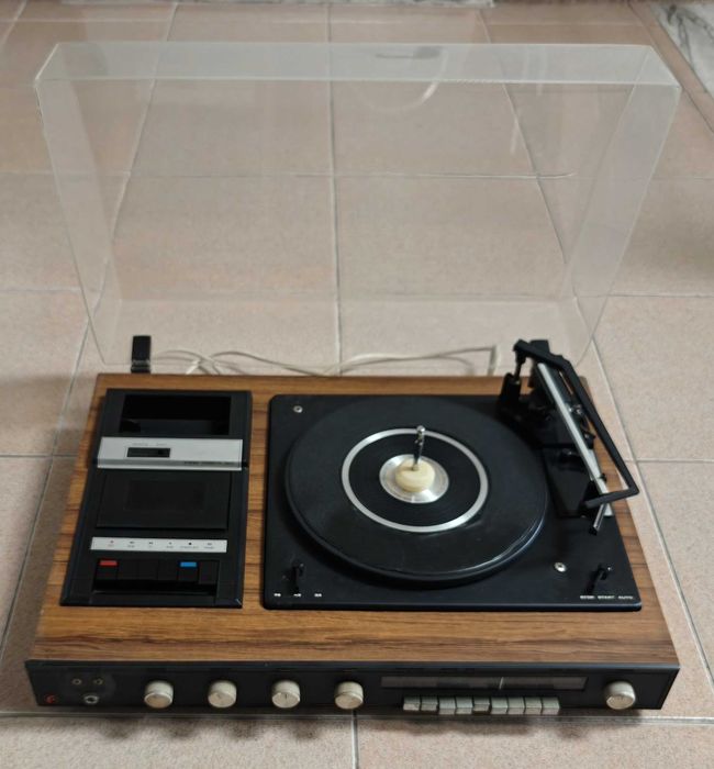 Fiesta Music Centre 20 (Gira Discos, Leitor de Cassete e Rádio)