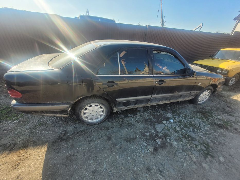 Мерс 1998г живой