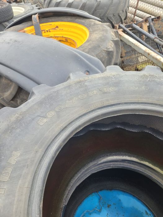 Opony 600/70R30 710/70R42