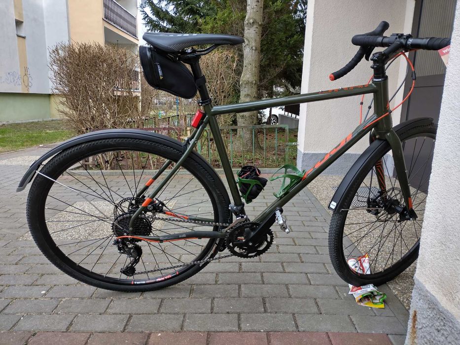 Fuji Jari 2.3 rozmiar L