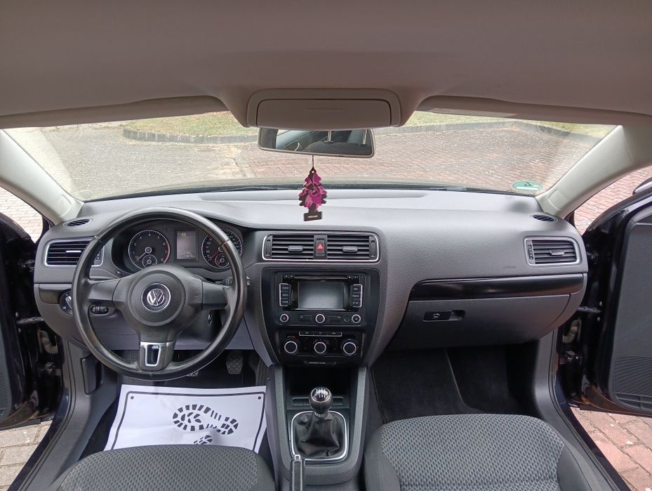 Volkswagen Jetta zadbana/klimatyzacja /navigacja/pdc