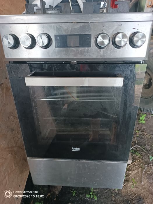 Kuchenka gazowa z piekarnikiem elektrycznym / Gratis !!!
