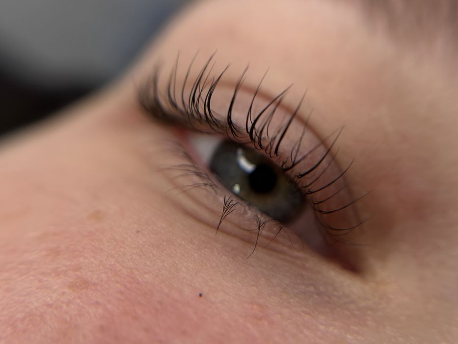 Наращивание ресниц ,ламинирование  ресниц/брови Троещина