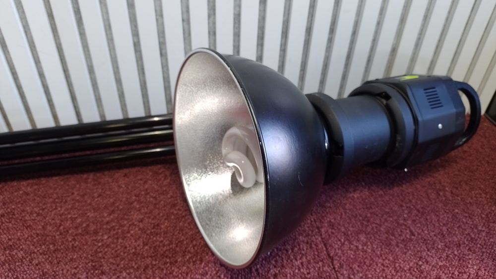 Lampa lastolite Ray D 8