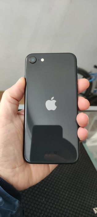 Айфон SE. 2   модельА 2296. Память  64 Гб.