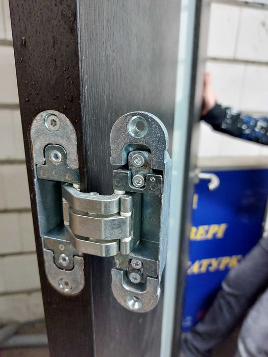 Drewniane skrzydło drzwiowe lewe.