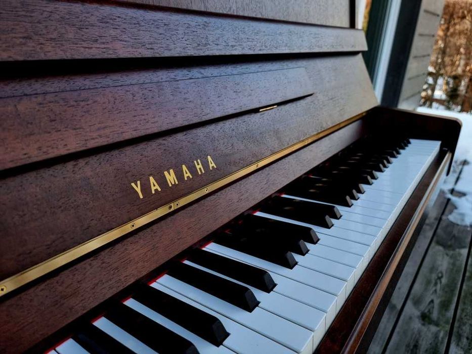 Pianino YAMAHA 100cm 1972r CIEMNY BRĄZ MAT Moderator