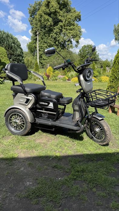 Трицикл електричний