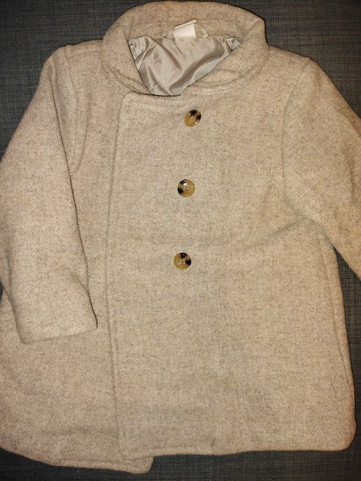 Vendo casaco bebé menina H&M
12-18 meses (86 cm)
20€