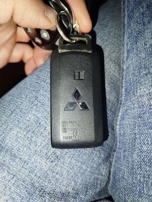 Смартключ Mitsubishi Outlander PHEV 2012-2021