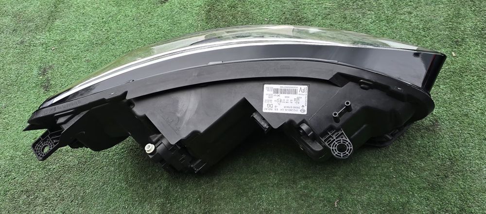 Farol/Ótica esquerda LED Renault Scénic IV [J9]