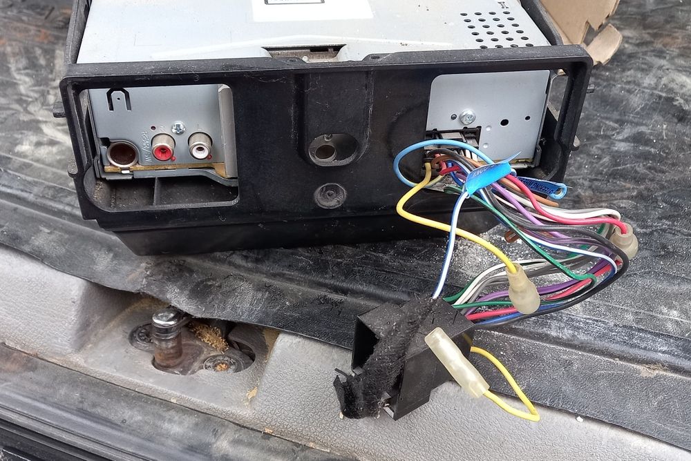 Автомобільна магнітола до Caddy, Ford  транзит оригігал б/в