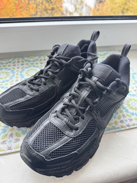 Кросівки Nike Zoom Vomero 5