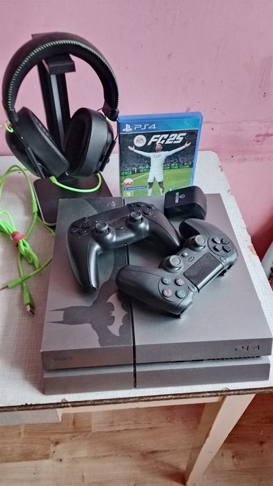 Konsola PlayStation 4