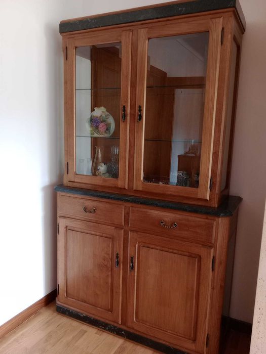 Conjunto de armario com vitrine