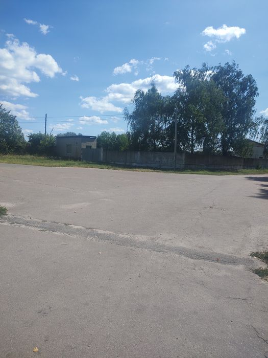 Продам приміщення 200 кВ та земельну ділянку 2,5 ГА в Літочках