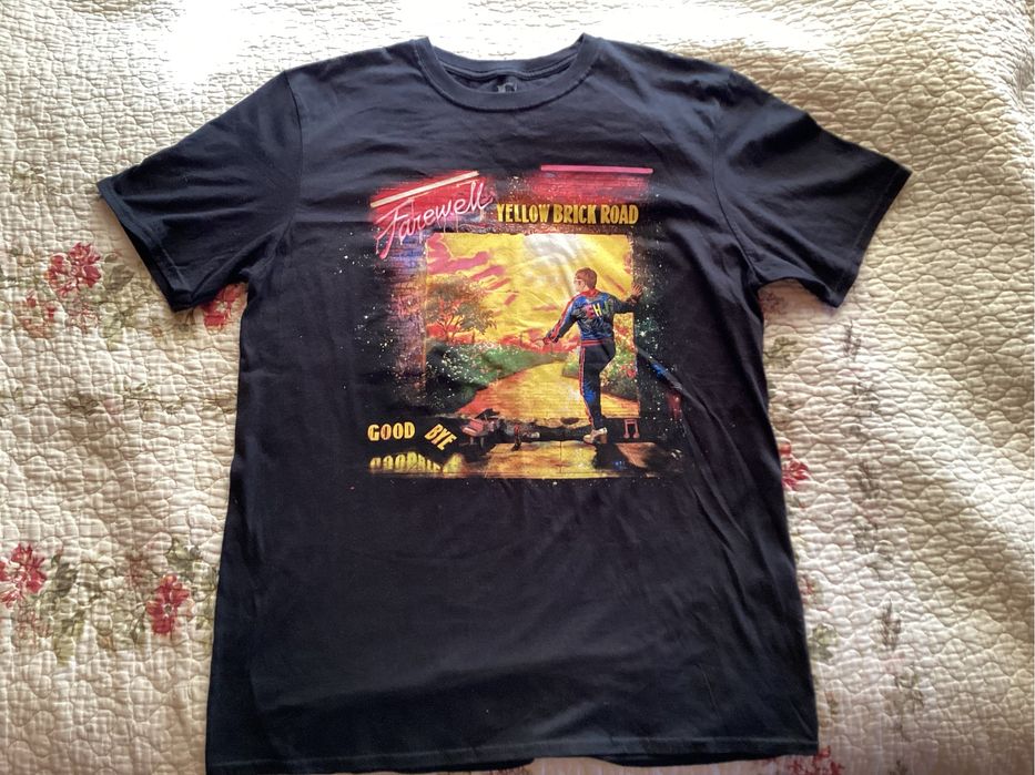 Футболки мерч AC/DC GunsN'Roses Blink182 EltonJohn Machinehead