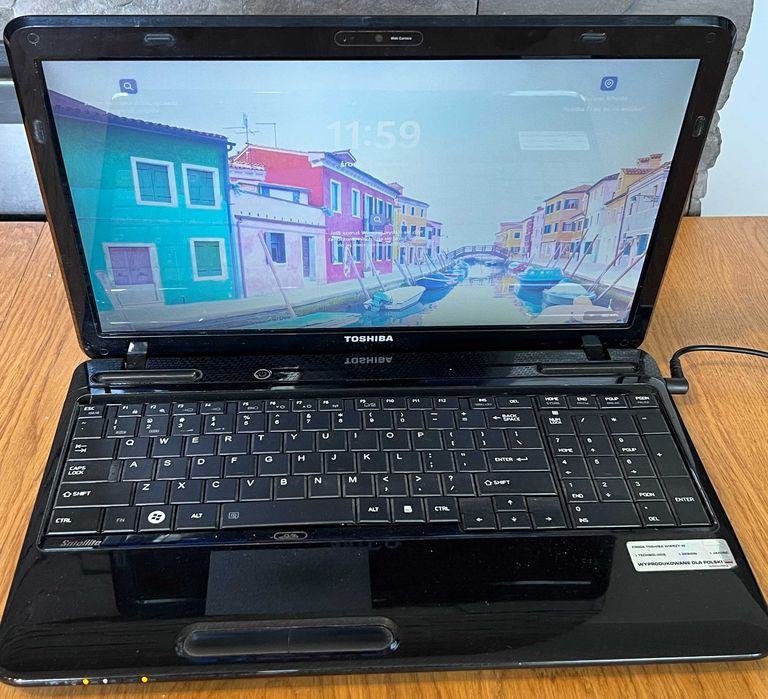 Toshiba L650 i3 / 8GB / SSD 240GB / Ati / Win11