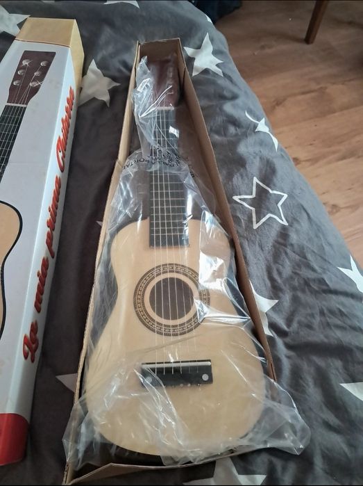 Mini gitara prosto z włoch