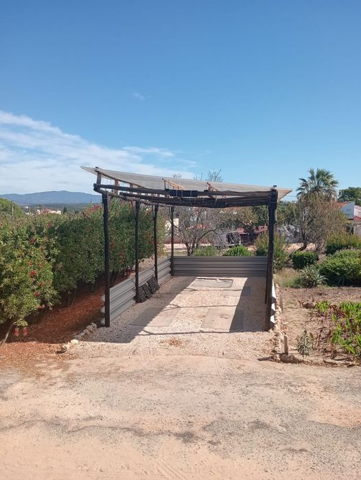 Desocupar Telheiro/garagem/alpendre