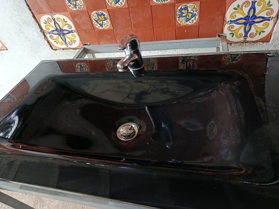 Lavatório em vidro  81 x 46