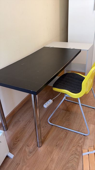 Secretária com estante Ikea