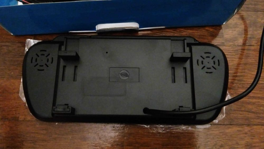 Espelho com ecrã 7' | Entrada video RCA