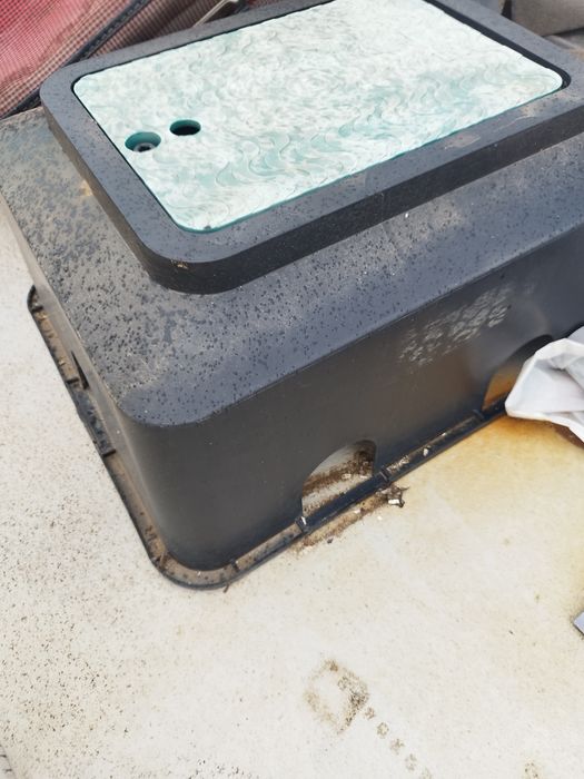 Caixa de rega para jardim, com tampa

Nova, nunca usada

Entrega em mã