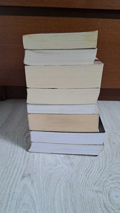 8 Peter James Dom na wzgórzu Pogrzebany Nie dość martwy Już nie żyjesz