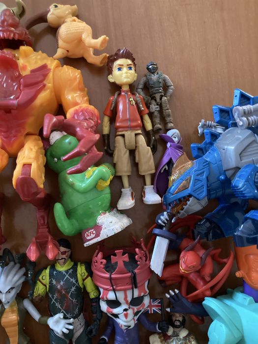 LEGO Clash of Heroes Boys' Figures and Dinosaurs Collection64584836003585124