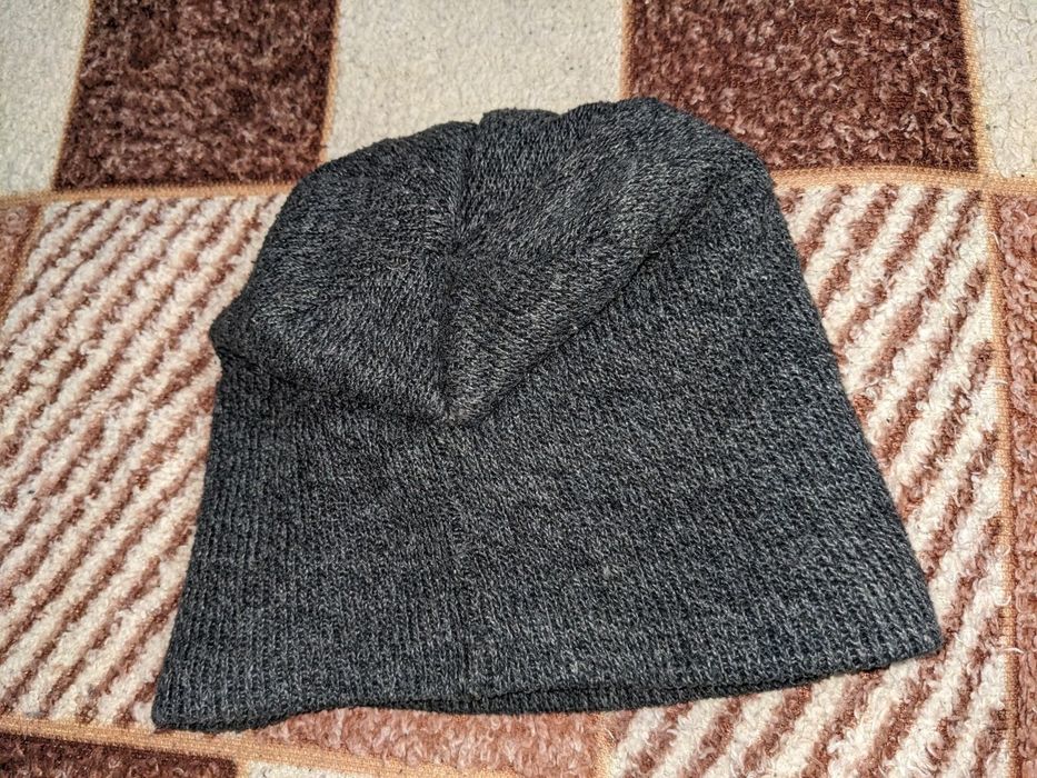 Стильна зимова шапка