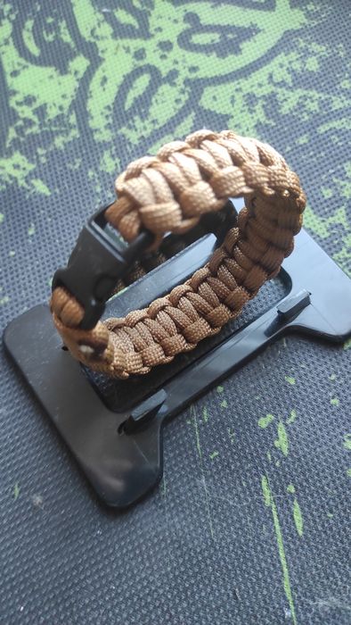 Браслет із паракорду