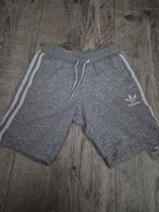 Spodenki adidas szare