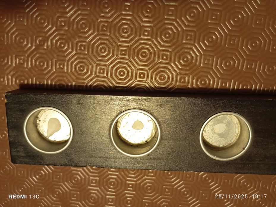 Suporte para velas em madeira