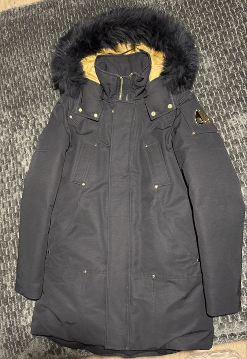 Moose Knuckles Stag Lake parka czarna ze złotymi akcentami