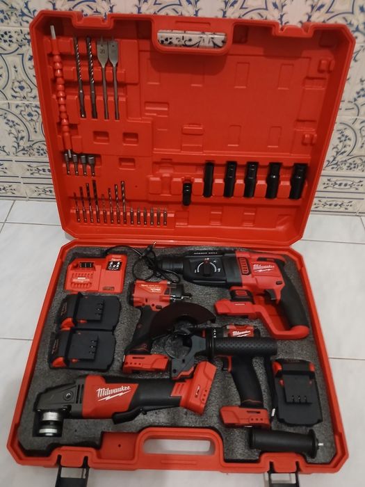 Vende -se conjunto de ferramentas de impacto de marca Milwaukee