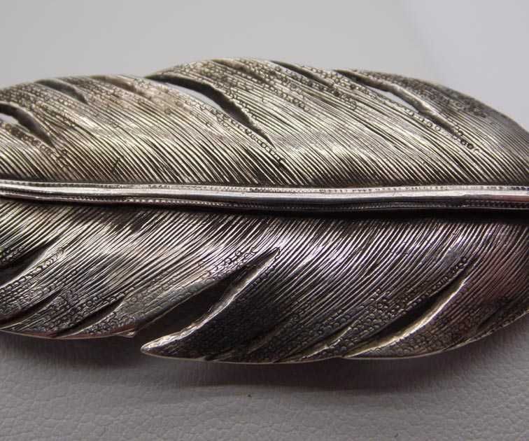 Antyczna srebrna broszka liść listek.