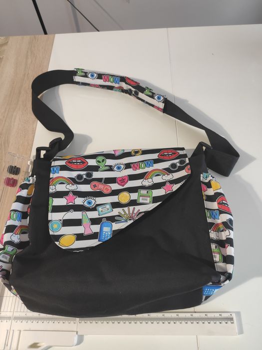 Torba szkolna lub na laptopa.