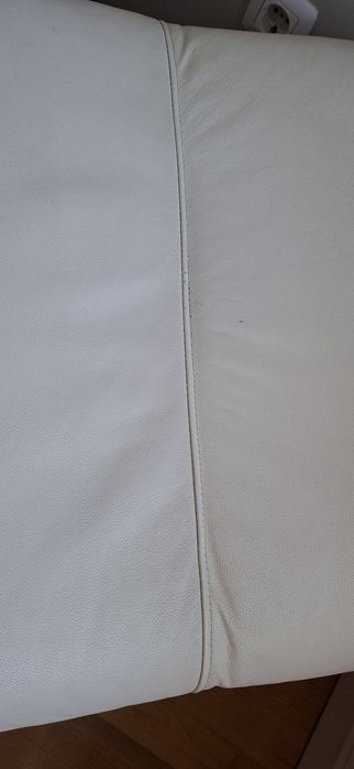 Puff em pele cor perola 55x55
