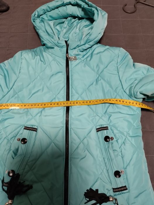 Куртка зимова з капюшоном для дівчинки