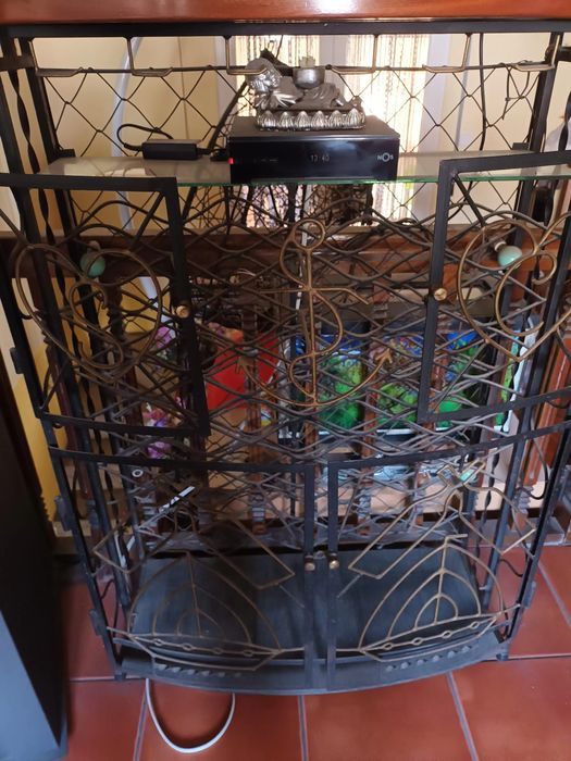 Garrafeira feita à mão