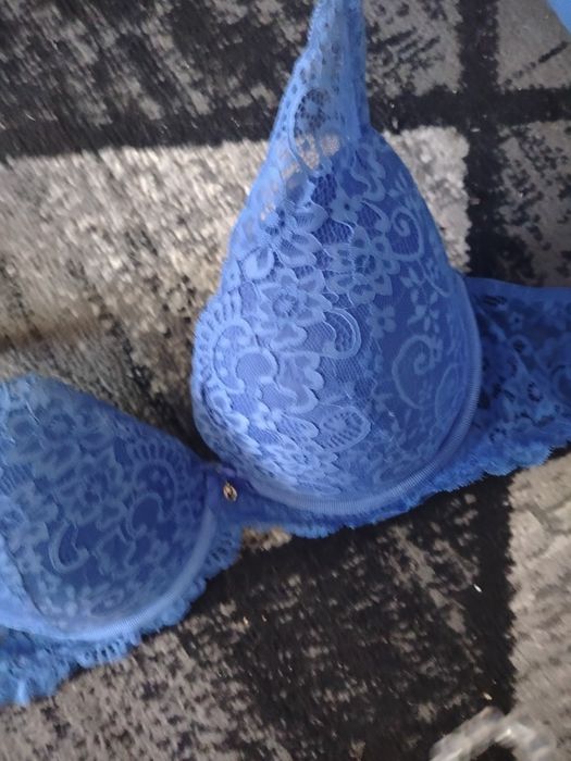 Biustonosz stanik 85 F