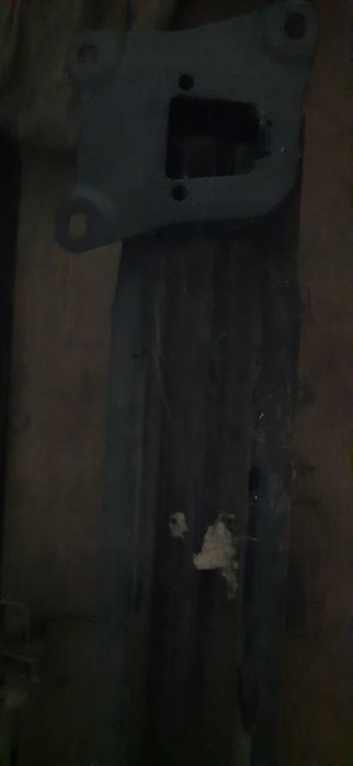 Гольф 5 уселітельна балка заднього бампера