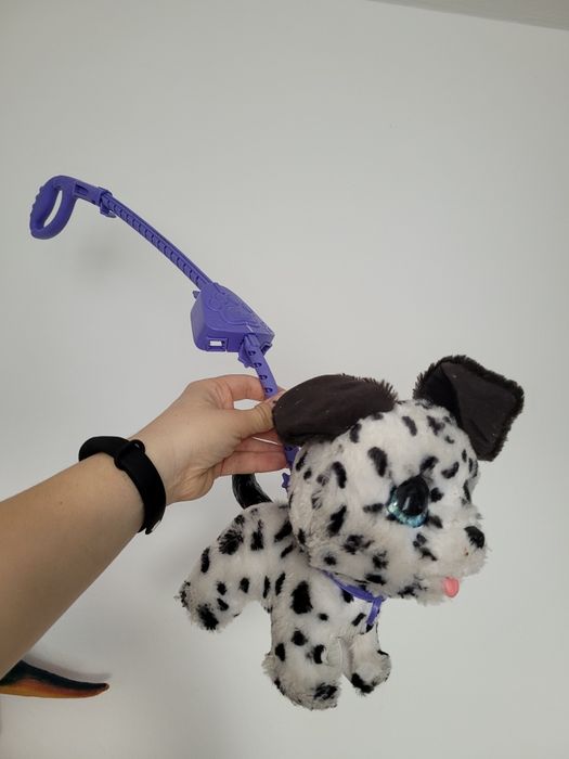 Piesek na smyczy HASBRO dalmatyńczyk pchacz