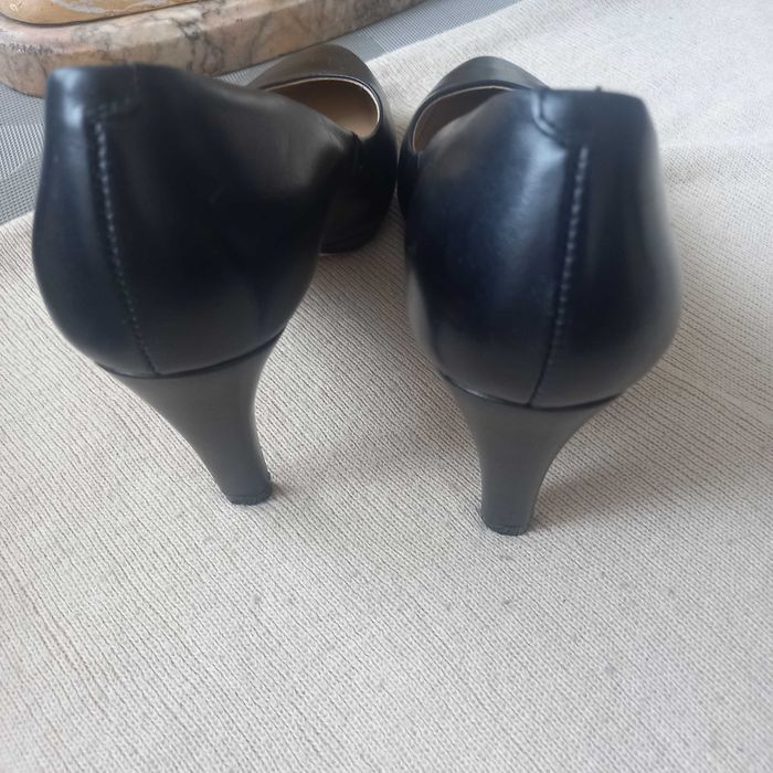 Damskie czółenka na szpilce  BUFFALO nr 37.
